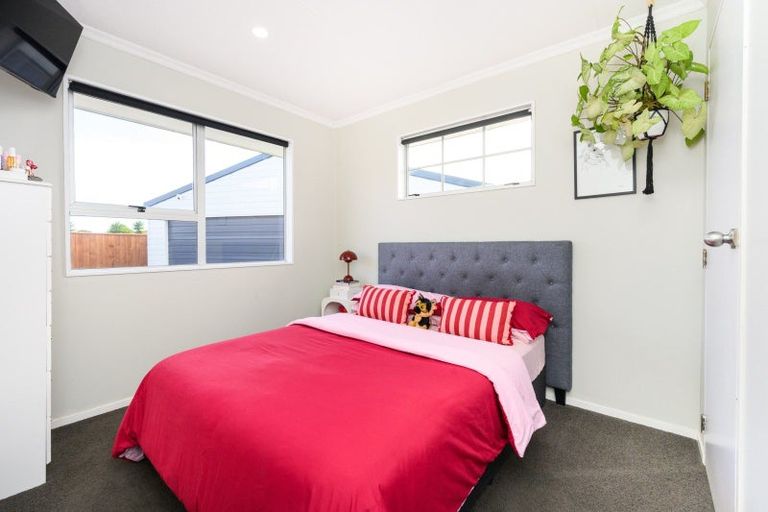 Photo of property in 35 Hillcrest Drive, Kelvin Grove, Palmerston North, 4414