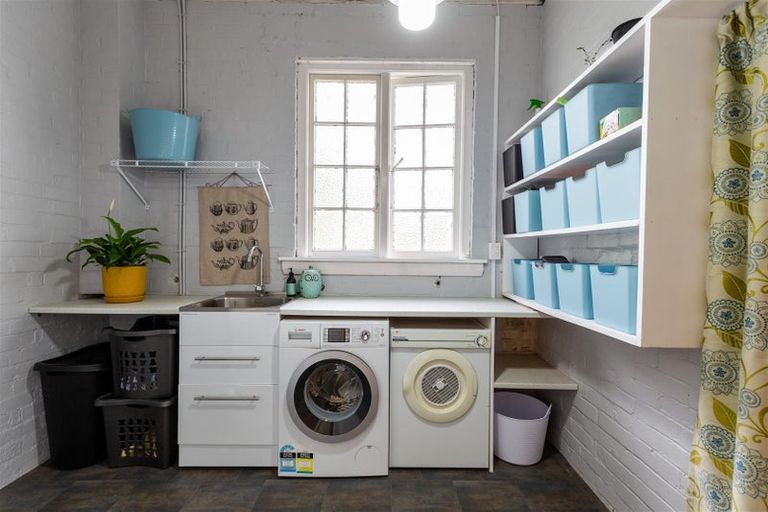 Photo of property in 17 Rhodes Street, Waimate, 7924