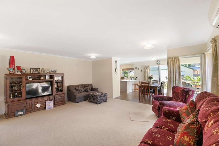 Photo of property in 90 Victoria Street, Coromandel, 3506