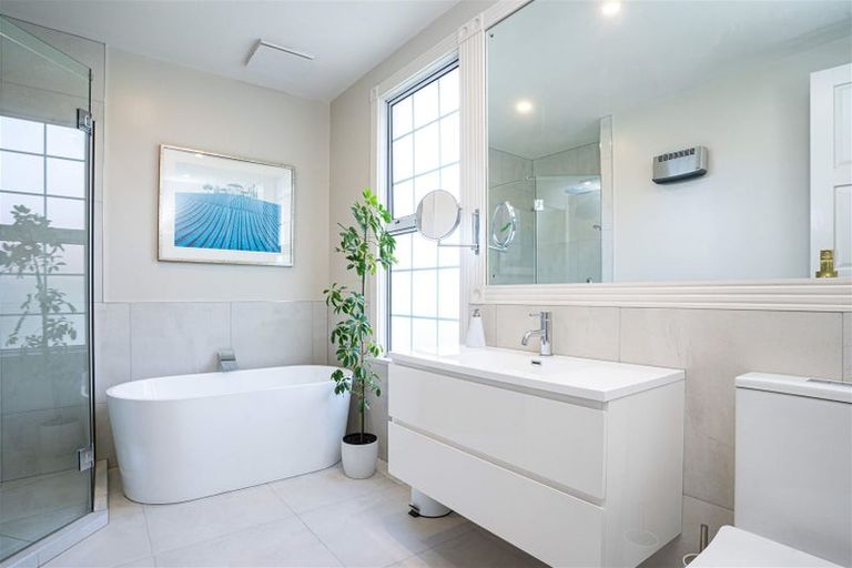 Photo of property in 37 Overdale Drive, Cashmere, Christchurch, 8022