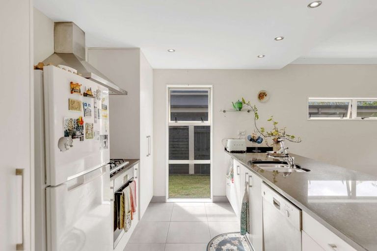 Photo of property in 12 Ruru Place, Levin, 5510