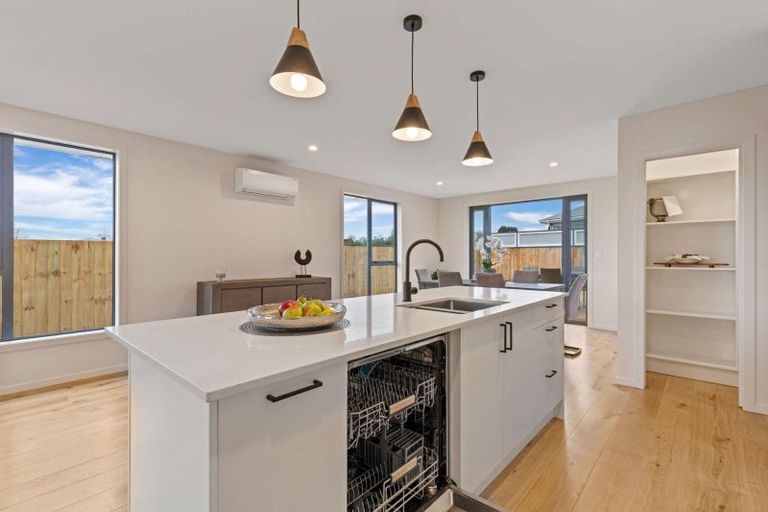 Photo of property in 18 Carina Way, Whitianga, 3510