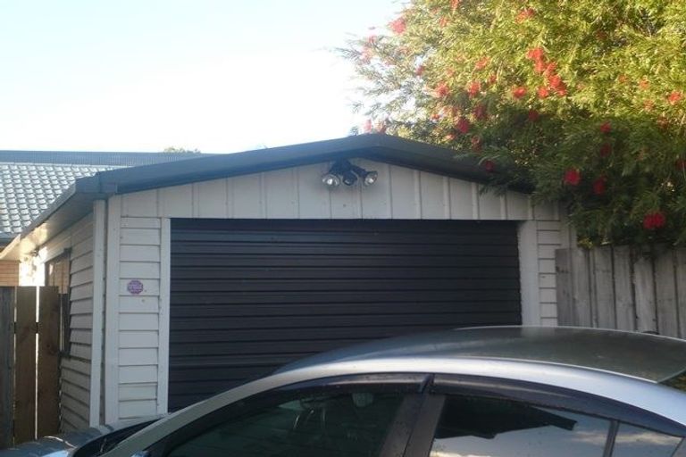 Photo of property in 5/103 Hutchinson Avenue, New Lynn, Auckland, 0600