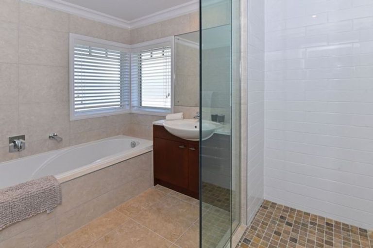 Photo of property in 5 Hinau Road, Karaka, Papakura, 2113