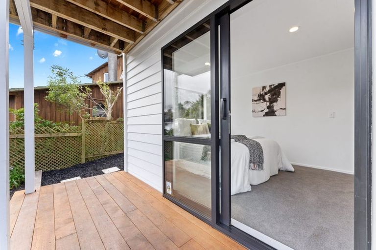 Photo of property in 2/21 Tobruk Crescent, Milford, Auckland, 0620
