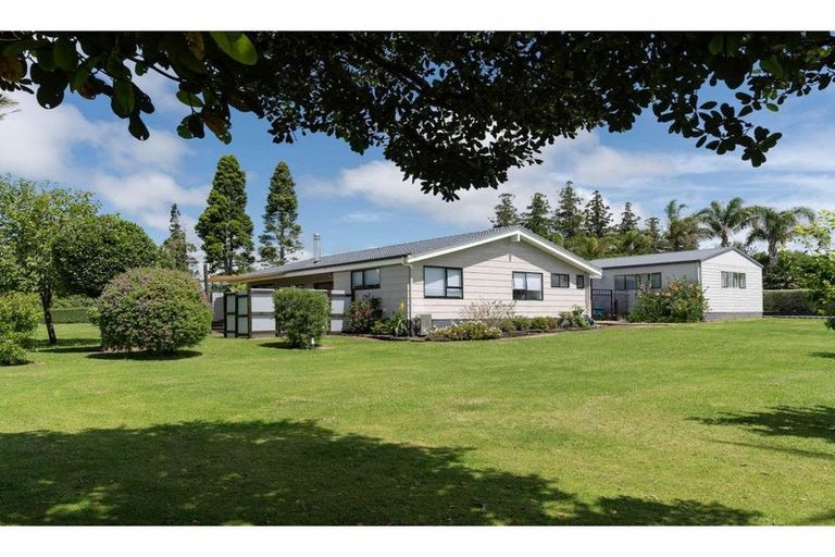 Photo of property in 38 Riddell Road, Kerikeri, 0230