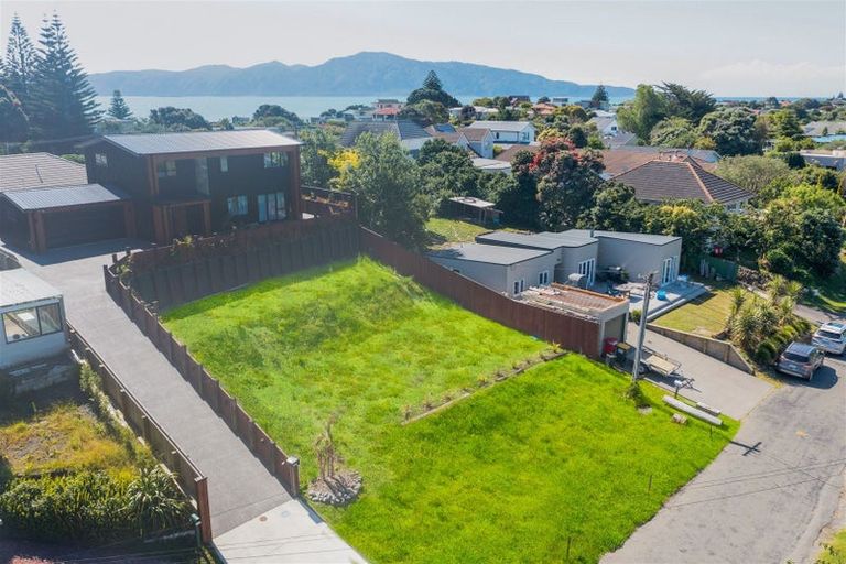Photo of property in 129b Matatua Road, Raumati Beach, Paraparaumu, 5032