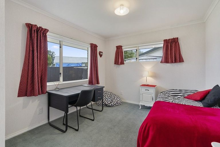 Photo of property in 34 Caroline Crescent, Highbury, Palmerston North, 4412