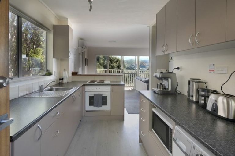 Photo of property in 1/12 Kenef Road, Paremata, Porirua, 5024