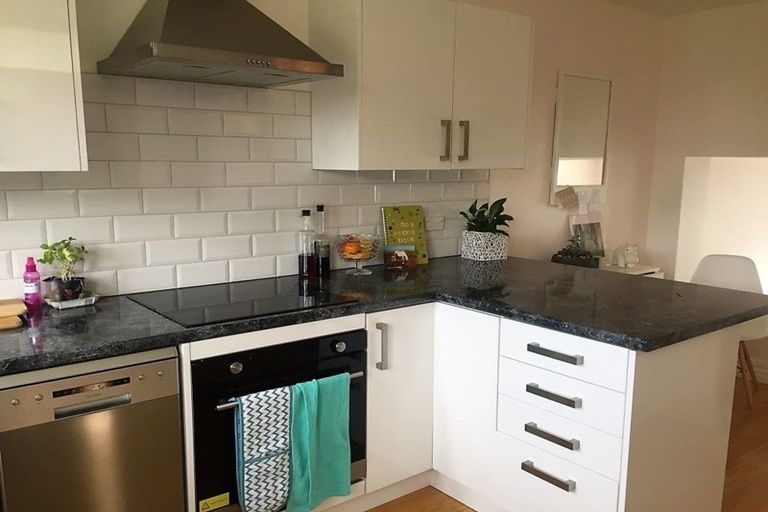 Photo of property in 2/168 Tinakori Road, Thorndon, Wellington, 6011