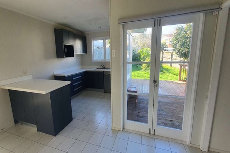 Photo of property in 149 Reeves Road, Pakuranga Heights, Auckland, 2010