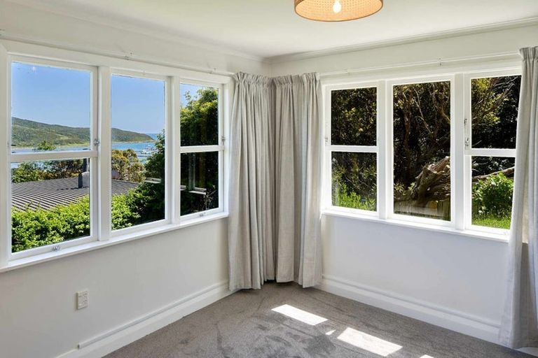 Photo of property in 10 Kiriwai Road, Paremata, Porirua, 5024