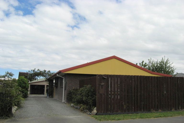 Photo of property in 1 Gladstone Road, Woodend, 7610