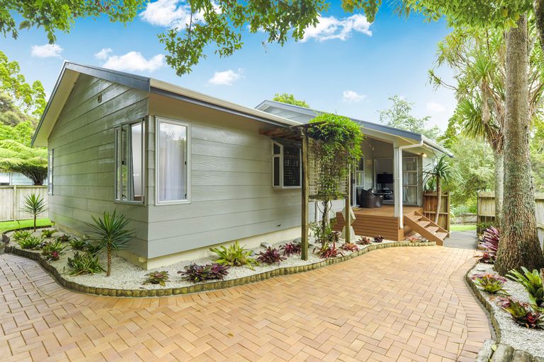 Photo of property in 103 Wirihana Road, Titirangi, Auckland, 0604
