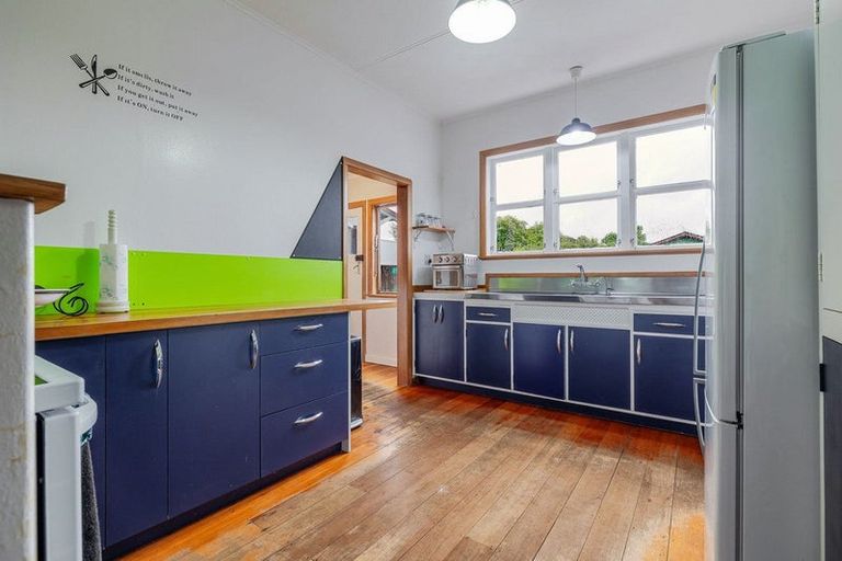 Photo of property in 12 Carthew Street, Feilding, 4702