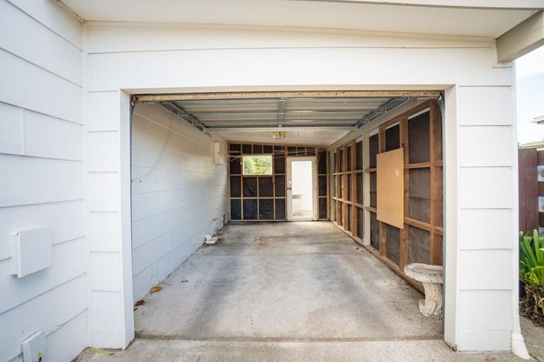 Photo of property in 25a Rosedale Crescent, Cloverlea, Palmerston North, 4412