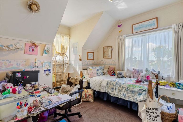 Photo of property in 2/36 Gosford Drive, Botany Downs, Auckland, 2010