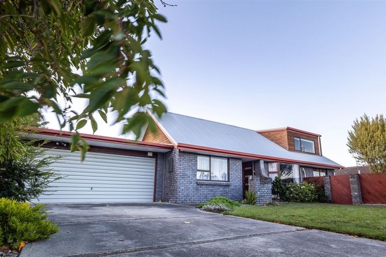 Photo of property in 233 Queenspark Drive, Parklands, Christchurch, 8083