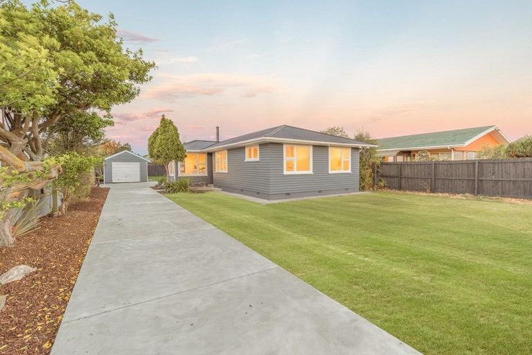 Photo of property in 95 Palmers Road, New Brighton, Christchurch, 8083