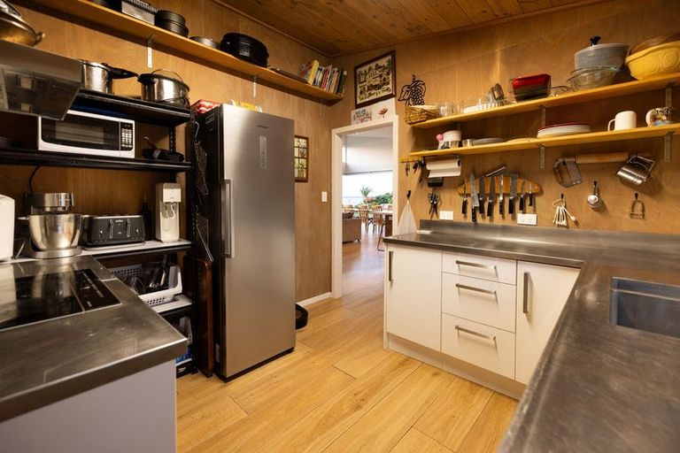 Photo of property in 37 Pahoia Beach Road, Whakamarama, Tauranga, 3172