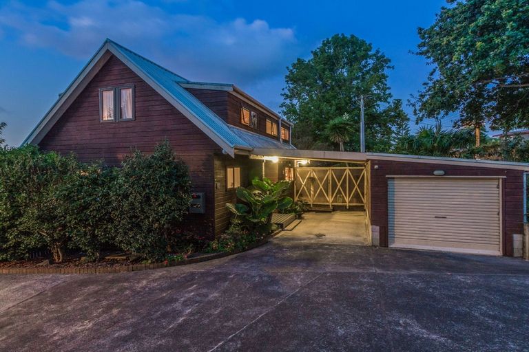 Photo of property in 1/74 Colwill Road, Massey, Auckland, 0614