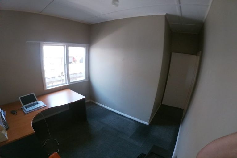 Photo of property in 28 Bertram Road, Kawakawa Bay, Papakura, 2585