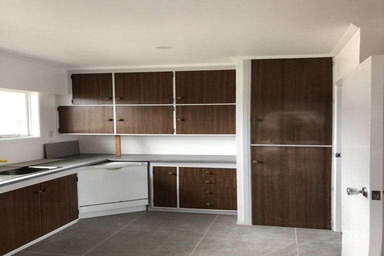 Photo of property in 16 Chequers Avenue, Glenfield, Auckland, 0629