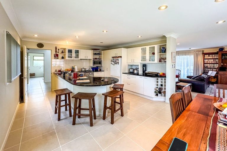 Photo of property in 2/3 Oban Road, Browns Bay, Auckland, 0630