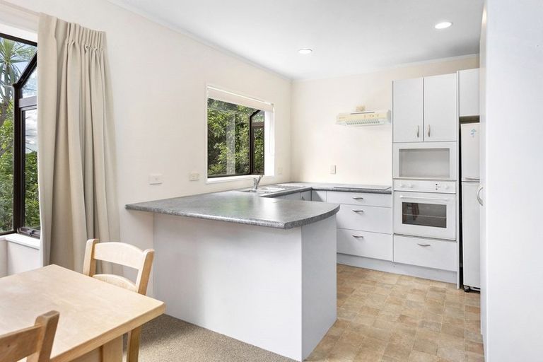 Photo of property in 3b Laingrange Place, Laingholm, Auckland, 0604