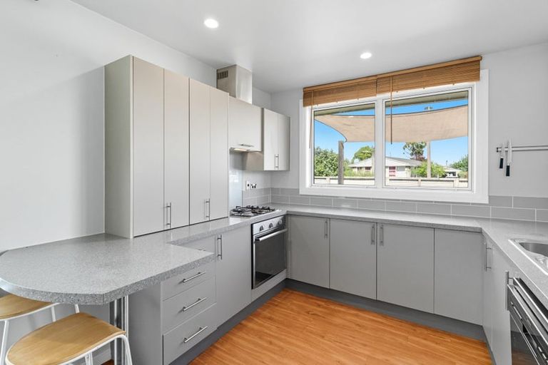 Photo of property in 6 Roswell Place, Islington, Christchurch, 8042