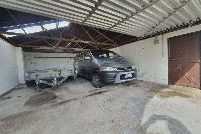 Photo of property in 150 Queenspark Drive, Parklands, Christchurch, 8083