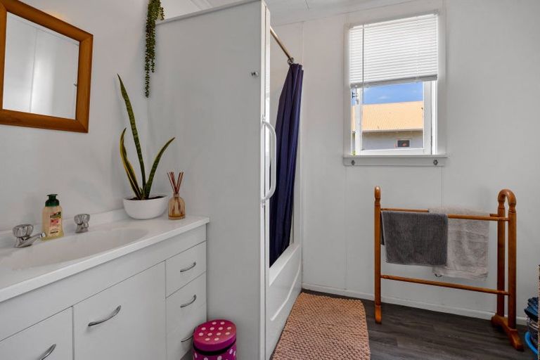 Photo of property in 68 Domett Street, Opunake, 4616