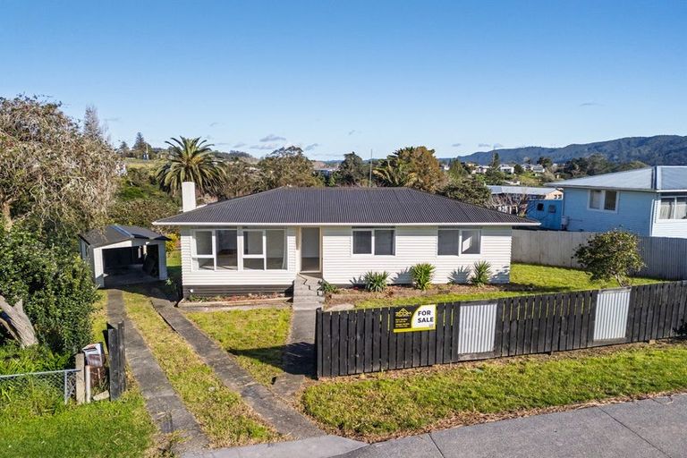 Photo of property in 15 Whiteman Road, Kawakawa, 0210