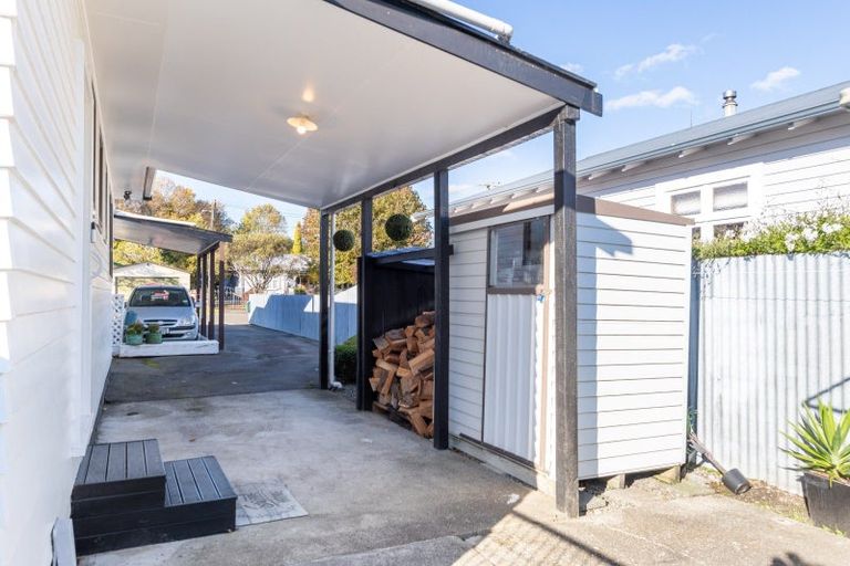 Photo of property in 2/8 Murray Street, Wallaceville, Upper Hutt, 5018