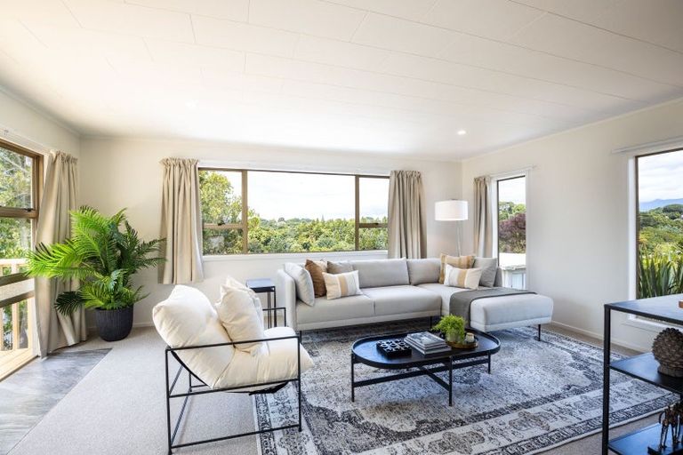 Photo of property in 9 Fairview Place, Westown, New Plymouth, 4310