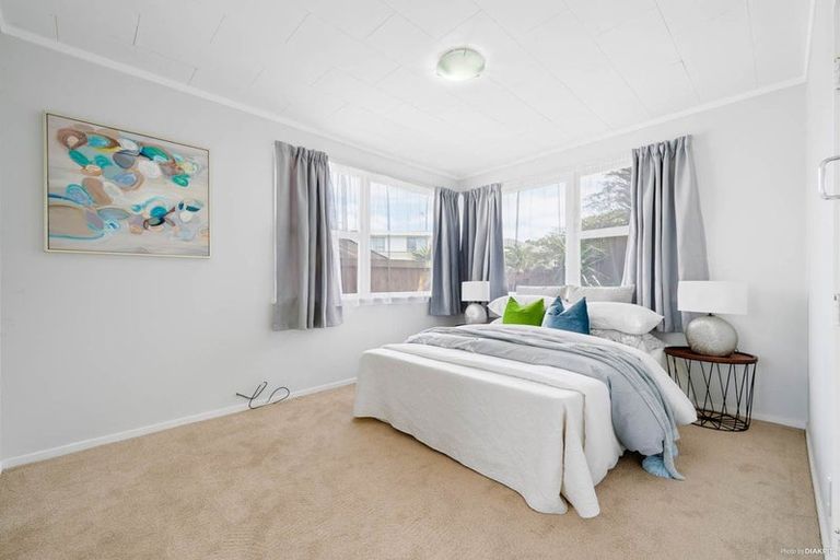 Photo of property in 33a Andrew Road, Howick, Auckland, 2010