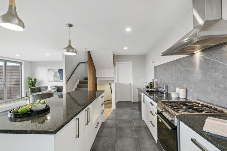 Photo of property in 8 Wineberry Way, Broadmeadows, 6037