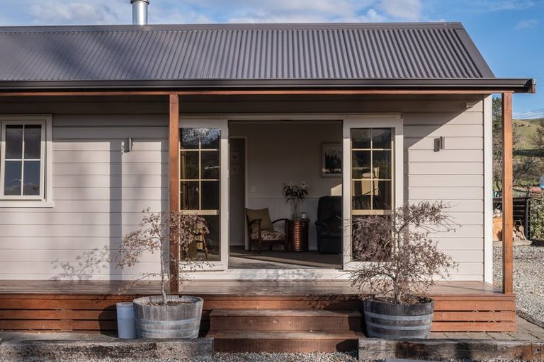 Photo of property in 30 Charles Street, Cave, 7984
