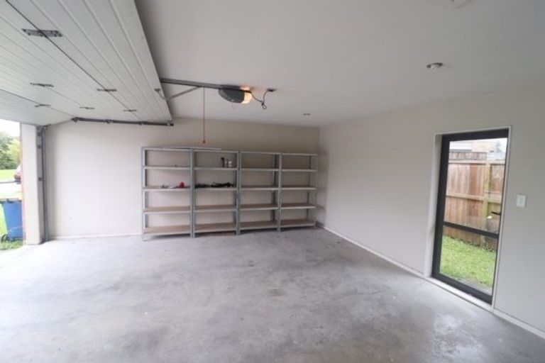 Photo of property in 12 Riverglade Parkway, Te Atatu South, Auckland, 0610