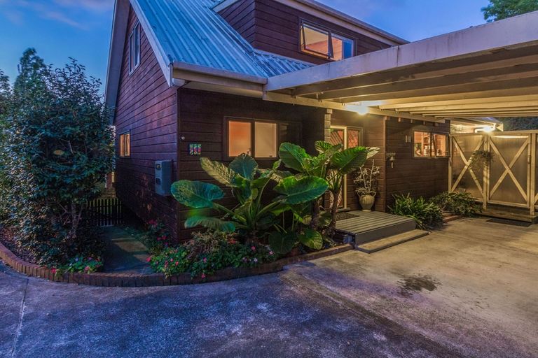 Photo of property in 1/74 Colwill Road, Massey, Auckland, 0614