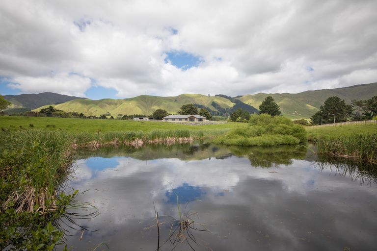 Photo of property in 97a Albert Road, Tokomaru, Palmerston North, 4474