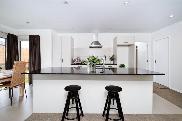 Photo of property in 7 Pohue Avenue, Huapai, Kumeu, 0810