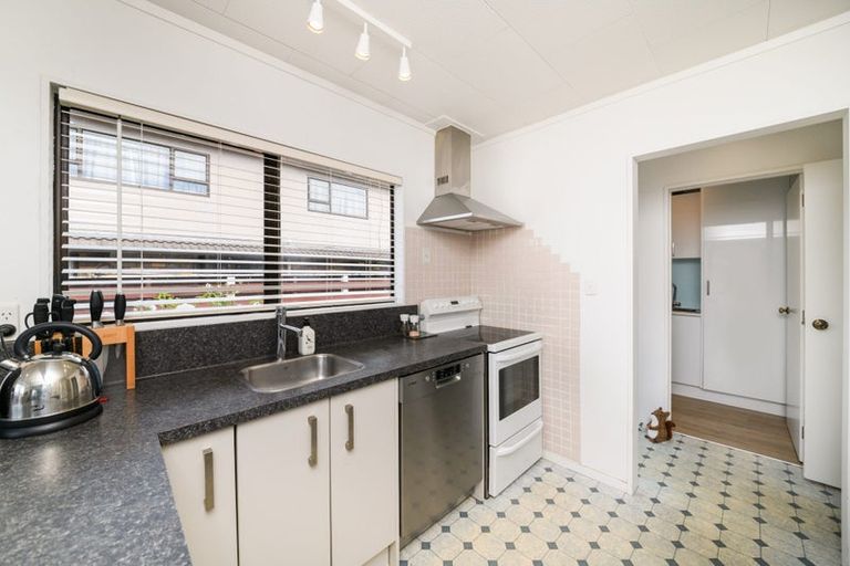 Photo of property in 57 Raglan Avenue, Cloverlea, Palmerston North, 4412