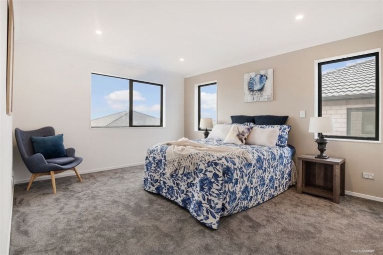 Photo of property in 71 Drumbuoy Drive, Flat Bush, Auckland, 2019