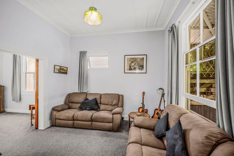 Photo of property in 125 Shakespeare Road, Bluff Hill, Napier, 4110