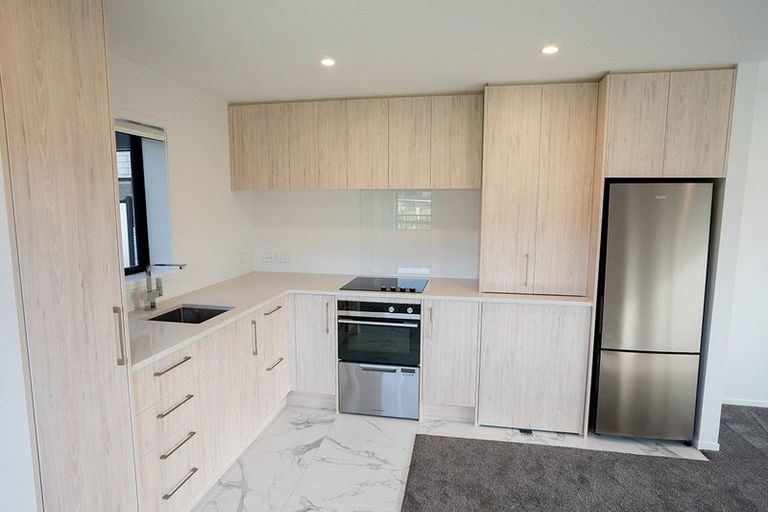 Photo of property in 2/182 Cambridge Terrace, Fairfield, Lower Hutt, 5011