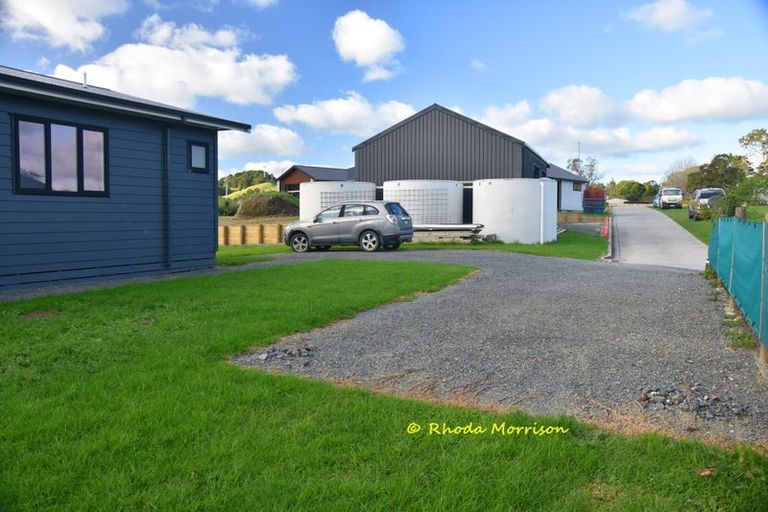 Photo of property in 12 Arahanga Road, Paparoa, 0571