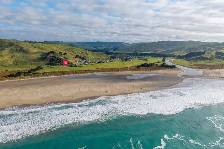 Photo of property in 109 Seaview Road, Herbertville, 4970