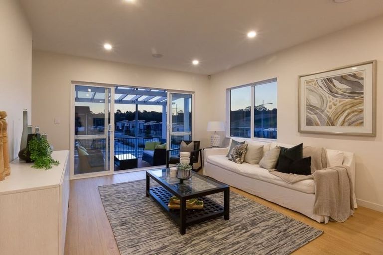 Photo of property in 47 Windlass Street, Long Bay, Auckland, 0630