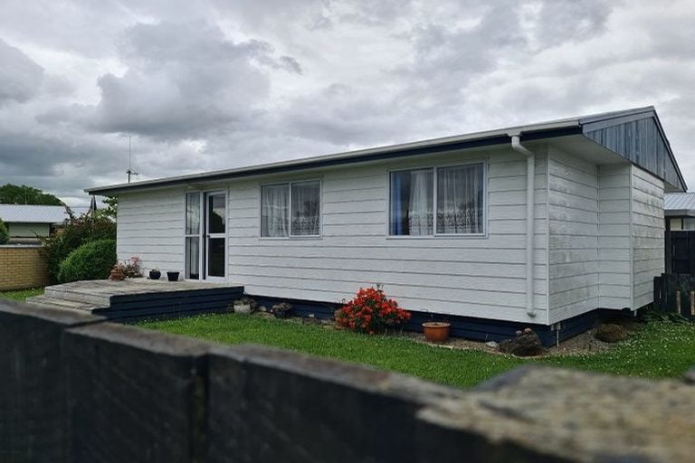 Photo of property in 15 Dalwood Grove, Highbury, Palmerston North, 4412